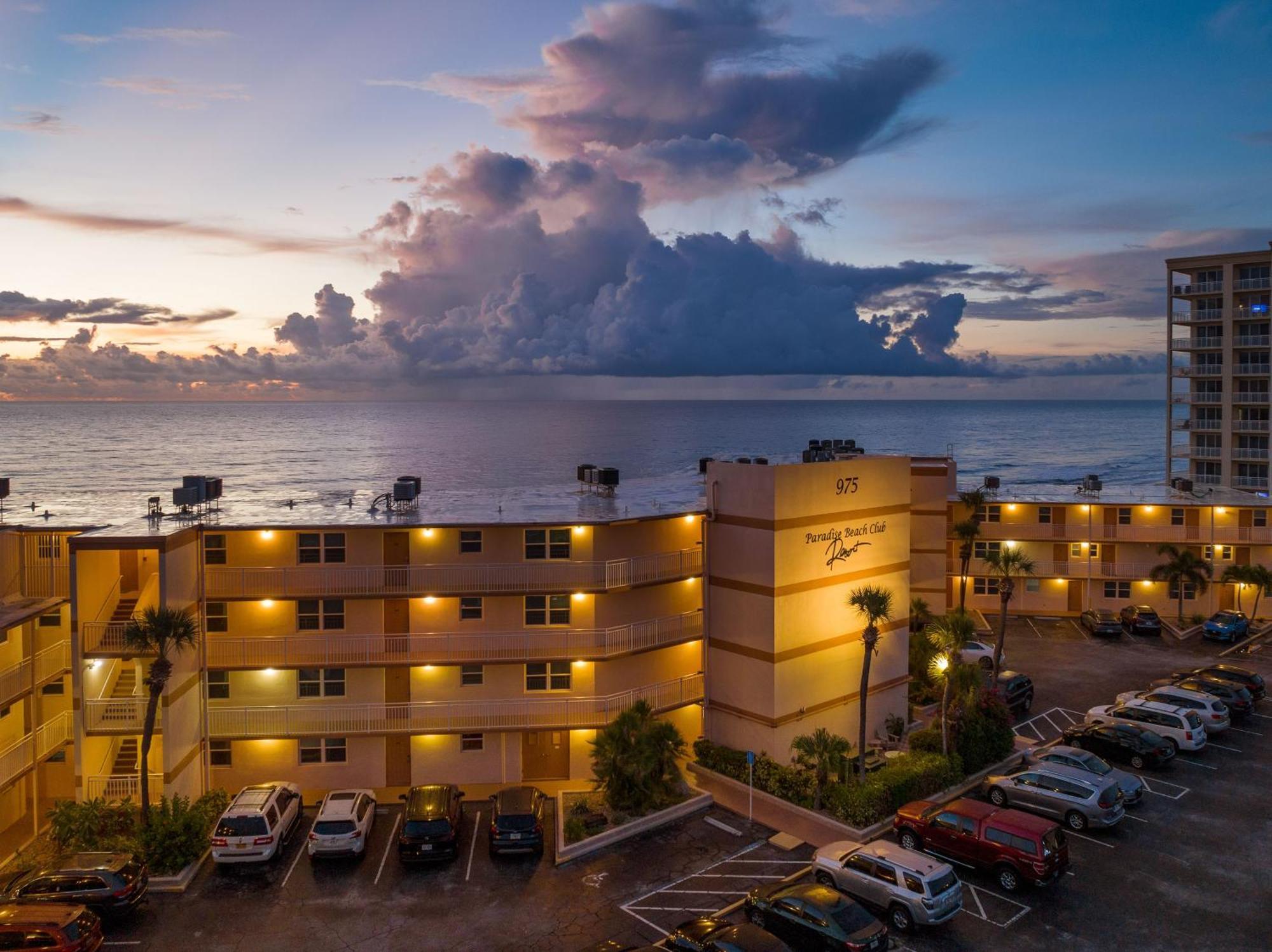 Paradise Beach Club - Oceanfront And Penthouse Satellite Beach Eksteriør billede