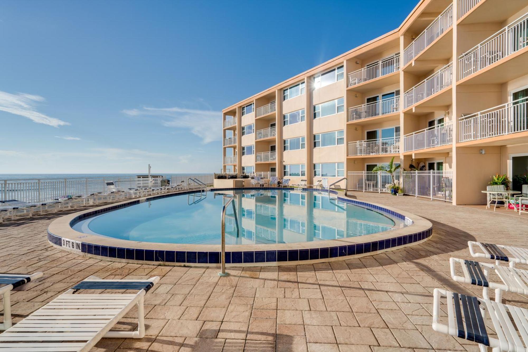 Paradise Beach Club - Oceanfront And Penthouse Satellite Beach Eksteriør billede