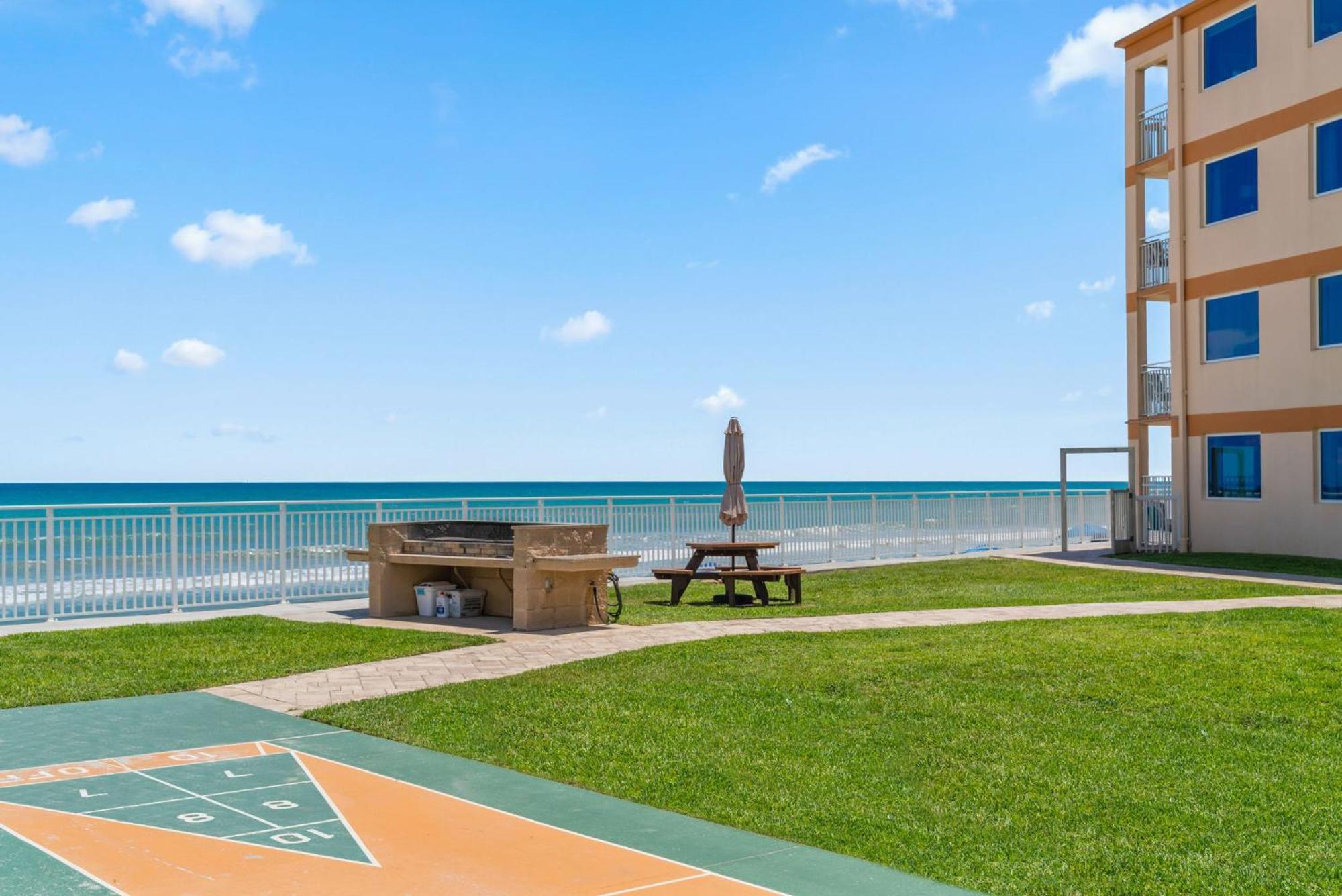 Paradise Beach Club - Oceanfront And Penthouse Satellite Beach Eksteriør billede